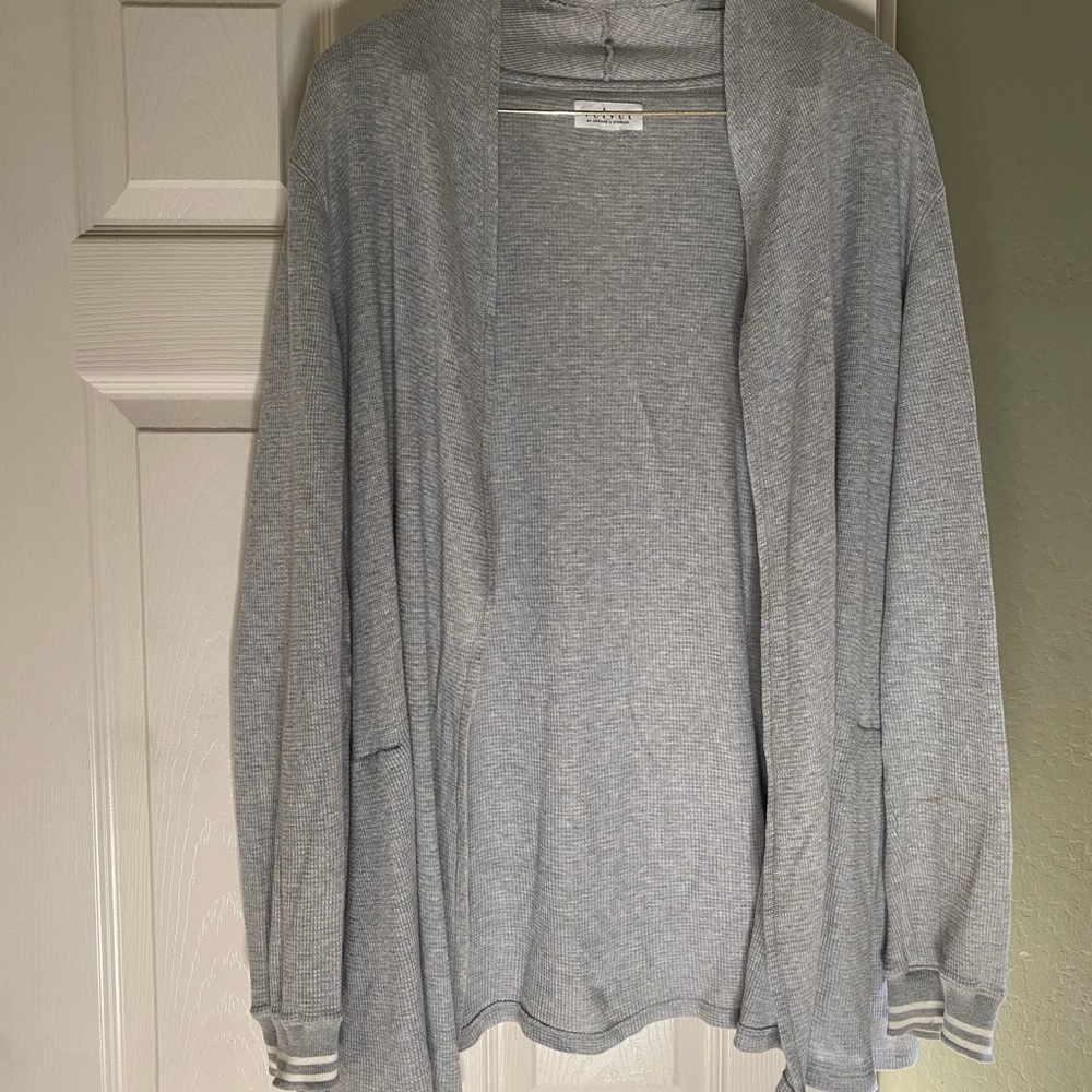 Velvet by Graham & Spencer Light Gray Open Front Cardigan with pockets